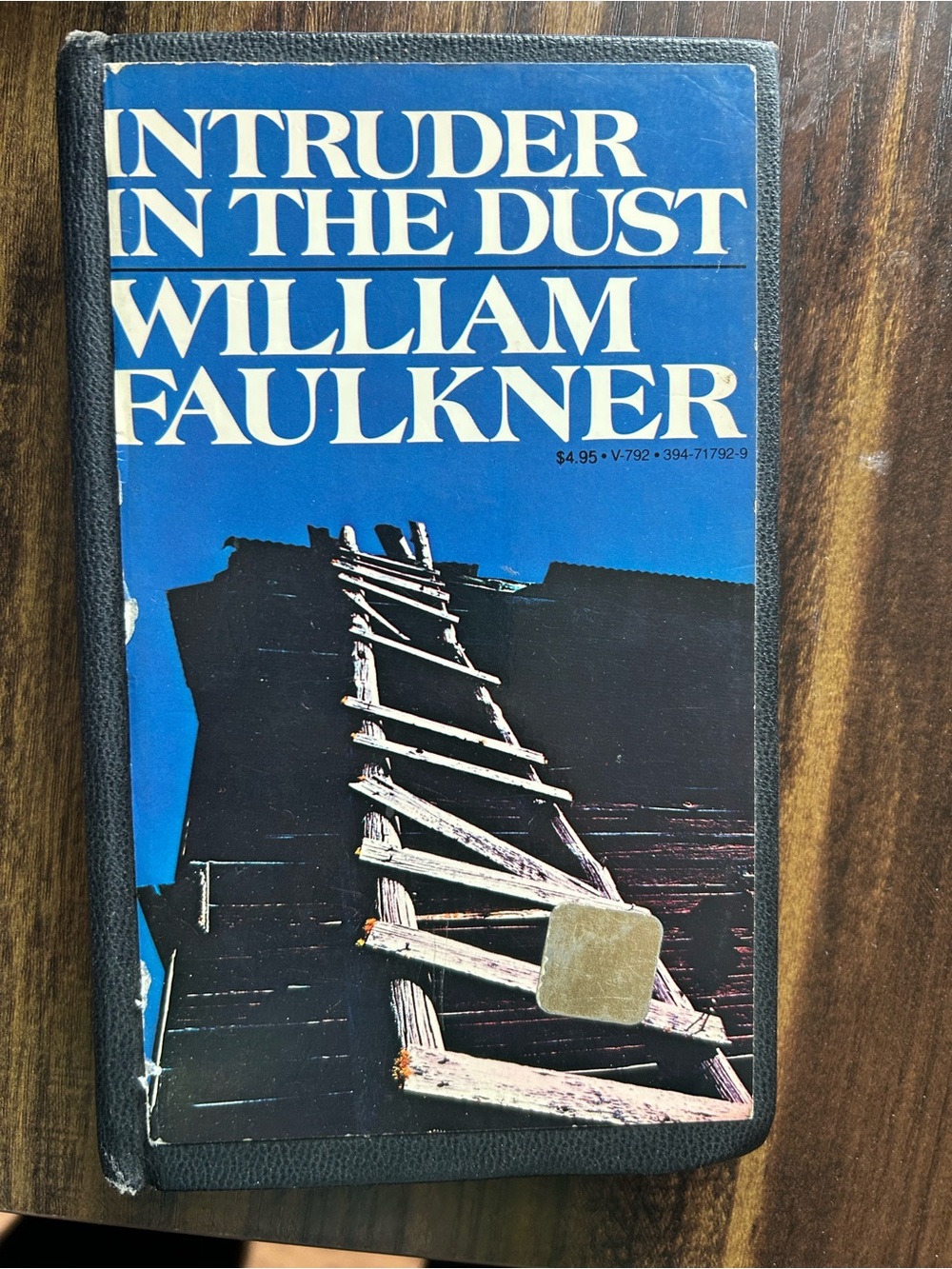 Intruder in the Dust by William Faulkner - Blue Cover Paperback